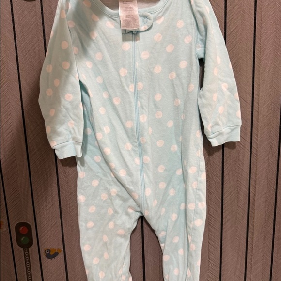 Onesies Other - ❤️ BUNDLE 4/$20 Onesies Footies